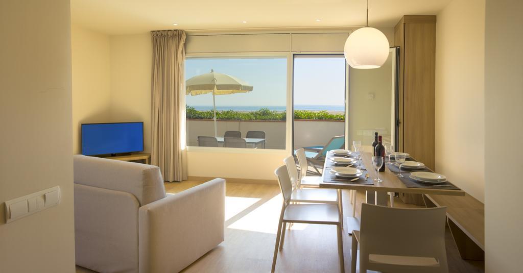 Apartamentos Voramar 카스테데펠스 외부 사진
